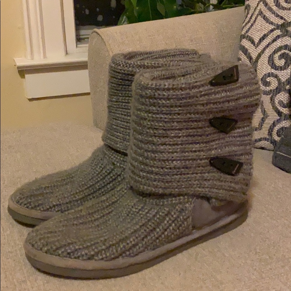 Bearpaw knitted boots